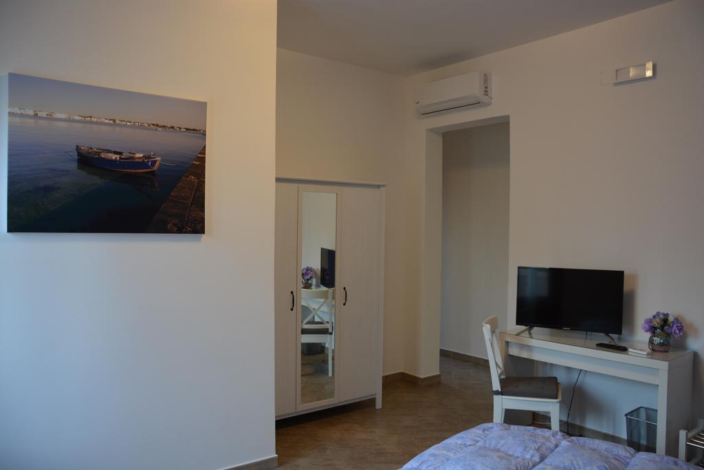 첼리노 산 마르코 Colori Del Salento B&B 외부 사진